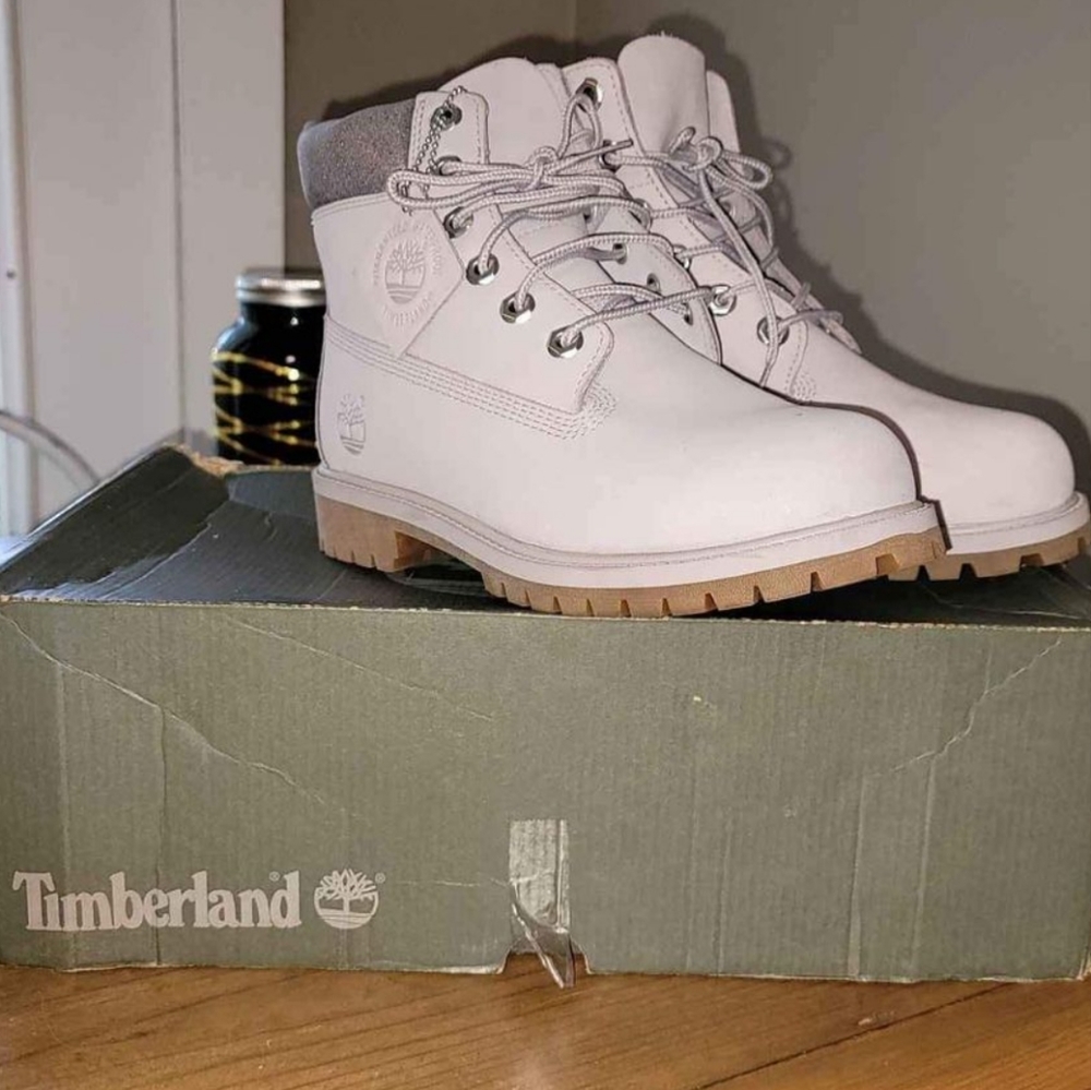 Timberlands - Picture 3 of 4
